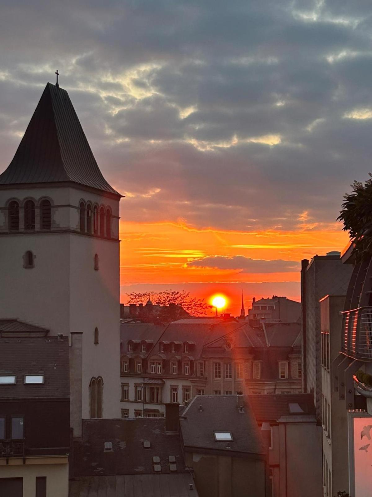 Luxury Penthouse Apartment With 3 Balconies -2 Bedrooms -Petrus View & Parking Luxemburg Exterior foto